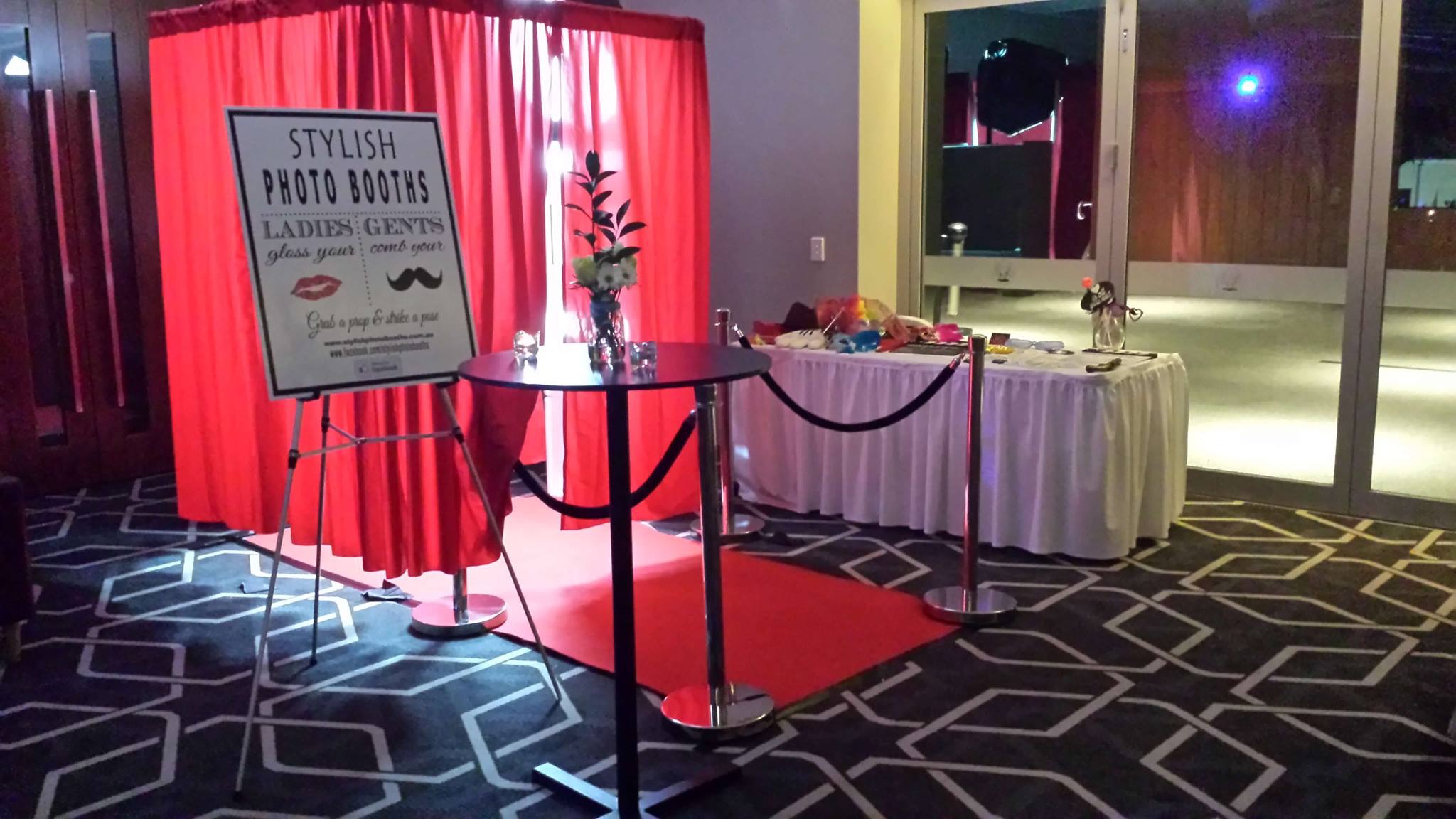Eclosed Photo Booth